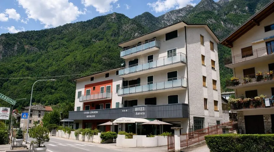 48 rooms Hotel in Chiavenna, Italy