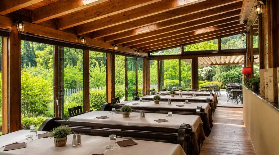 48 rooms Hotel in Chiavenna, Italy