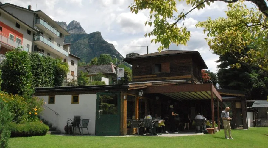 48 rooms Hotel in Chiavenna, Italy