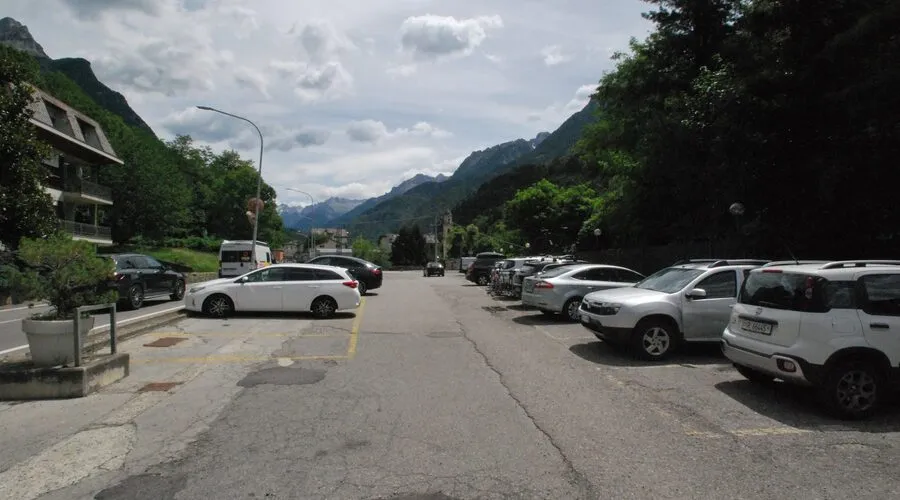 48 rooms Hotel in Chiavenna, Italy