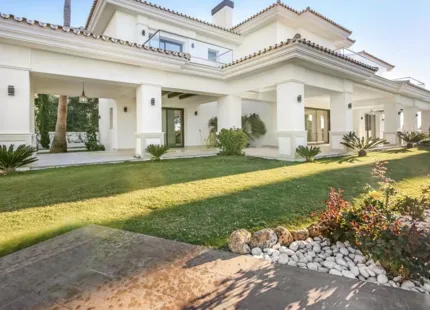 Villa for sale in Marbella Golden Mile
