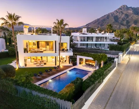 Villa for sale in Marbella Golden Mile