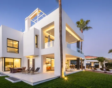 Villa for sale in Marbella Golden Mile