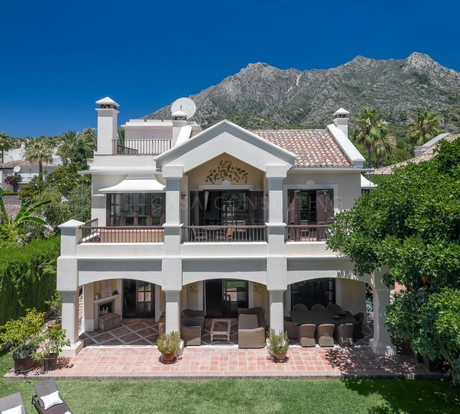 6 bedrooms villa in Sierra Blanca, Marbella