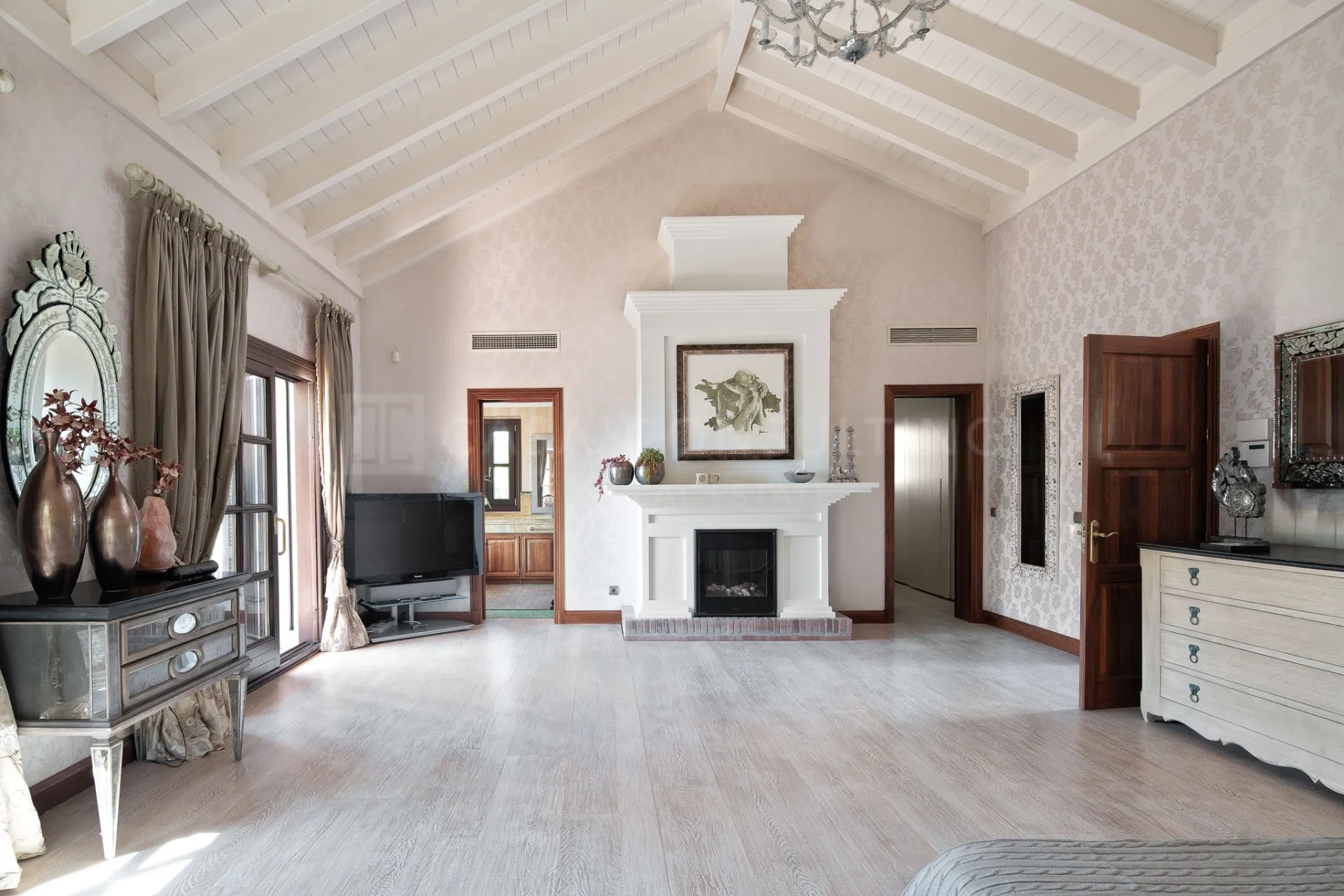 6 bedrooms villa in Sierra Blanca, Marbella